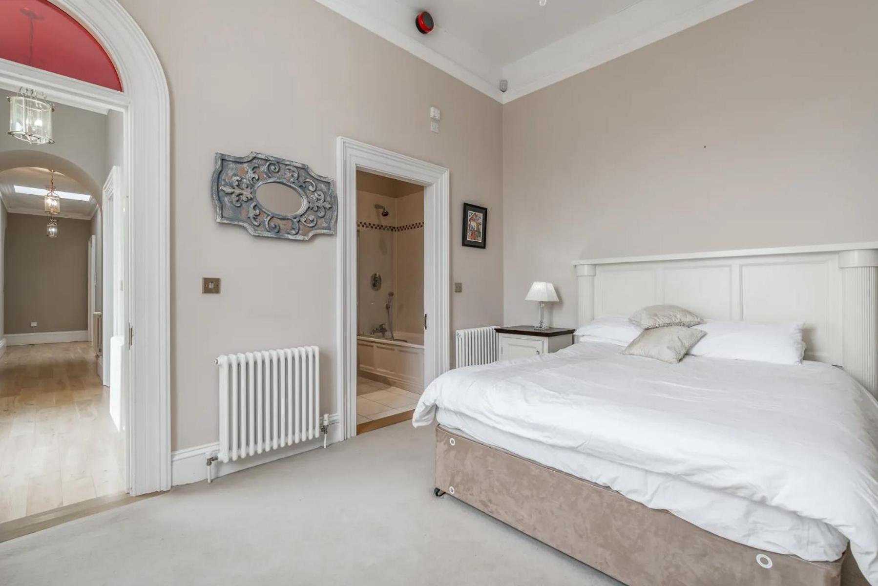 Apartment Award Winning, 2 Bedroom Apartment.10mins To City